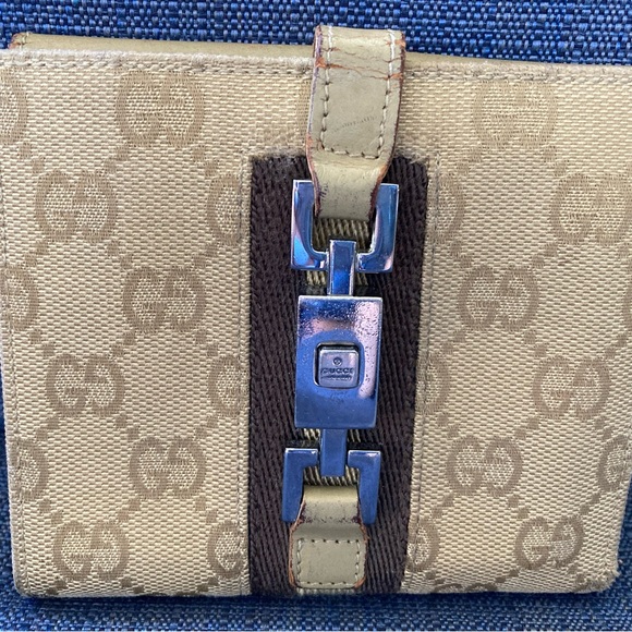 GUCCI WRISTLET.. VGC. NORMAL WEAR with piston lock - Picture 1 of 11